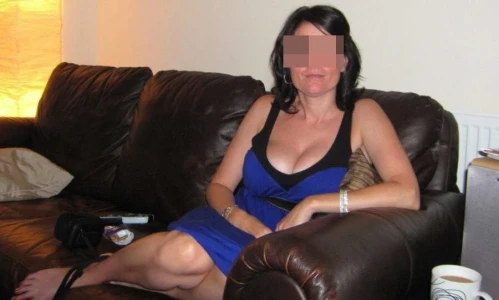 Brune mariée recherche premier plan sexe infidèle avec un homme de Niort