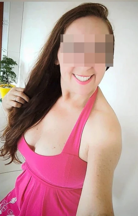 Femme en couple cherche plan baise hard adultère à Quimper