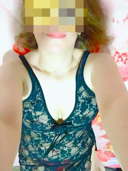 Vieille femme mure mariée de Dijon en lingerie coquine pour rencontre infidèle