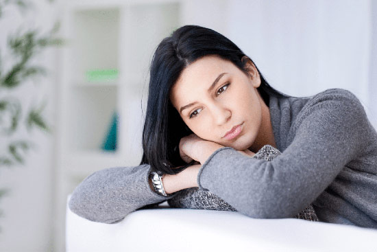 femme avec une faible estime de soi